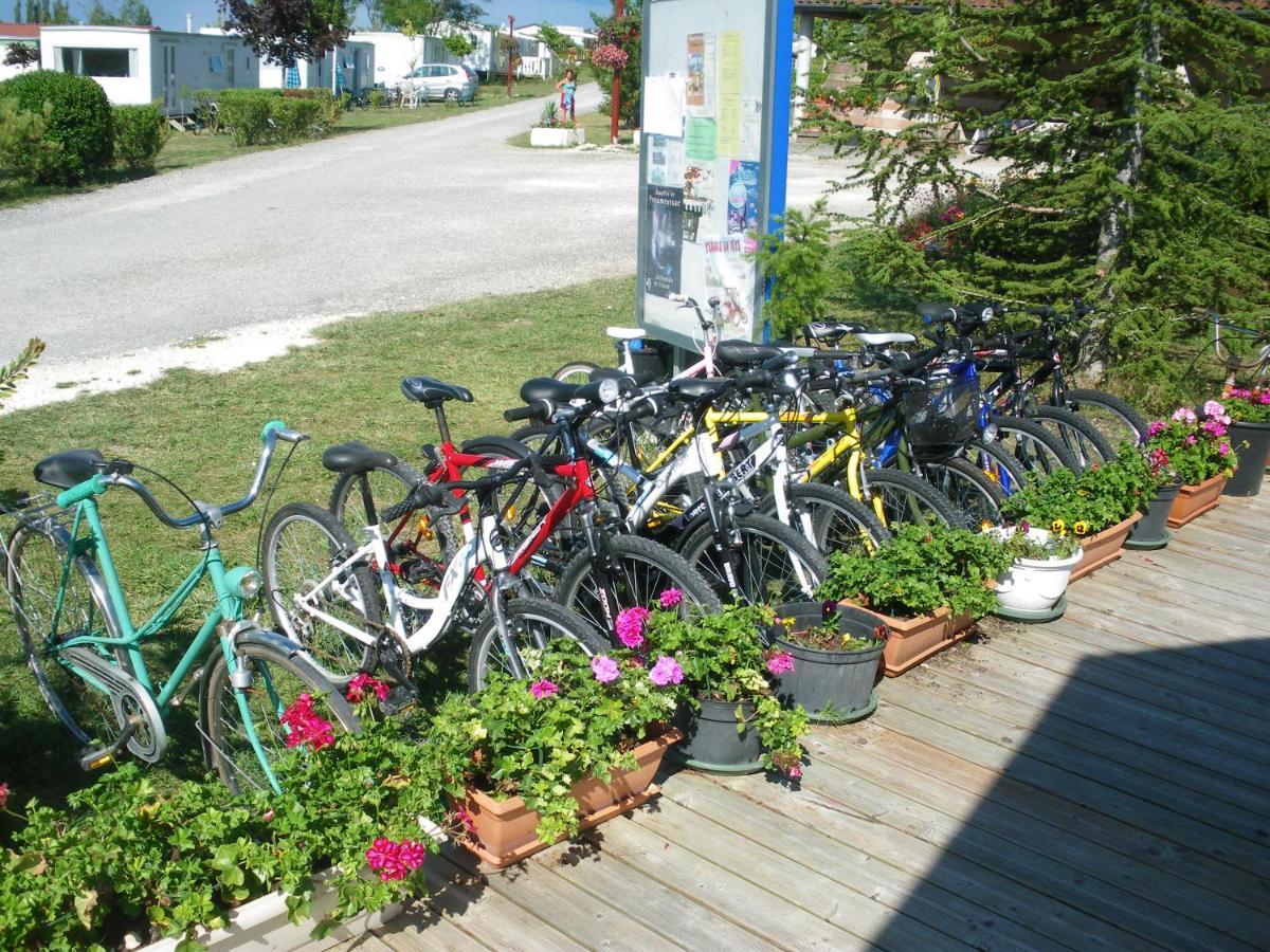 Camping Du Pontis Verteillac Luaran gambar