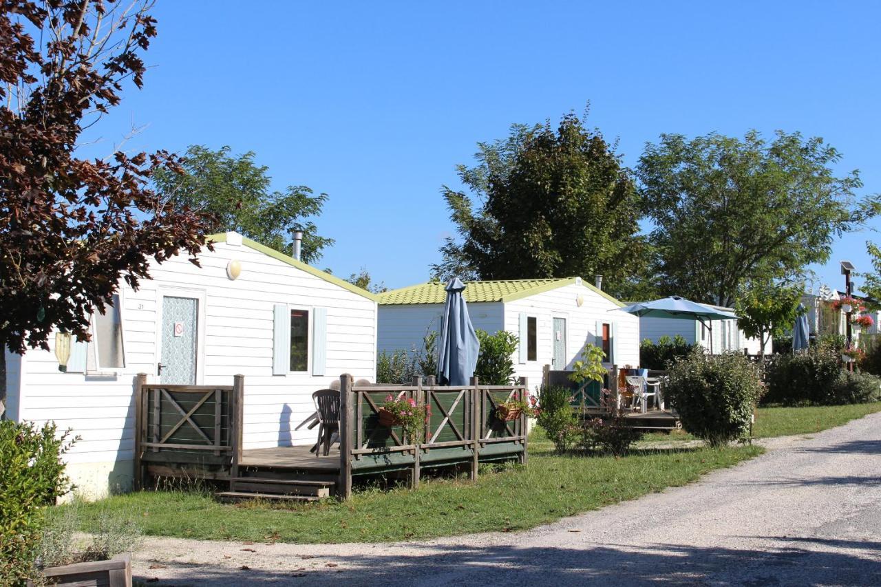Camping Du Pontis Verteillac Luaran gambar